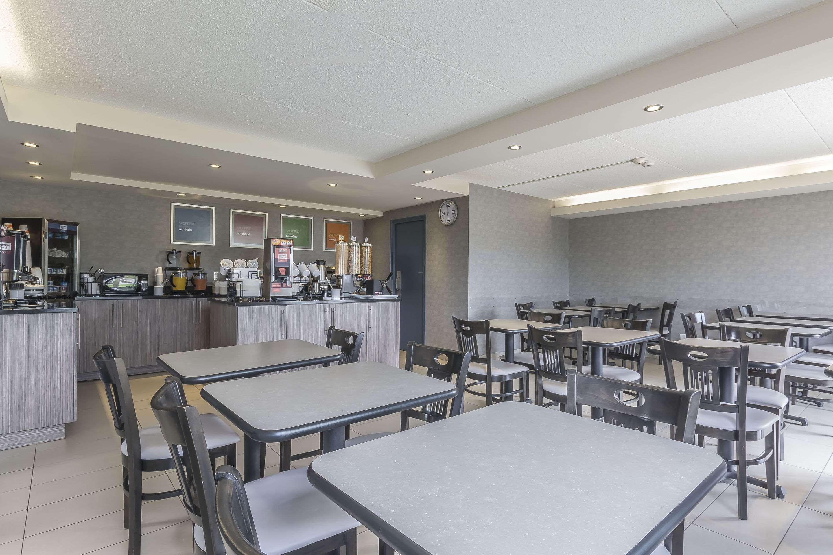 Comfort Inn Levis Bagian luar foto