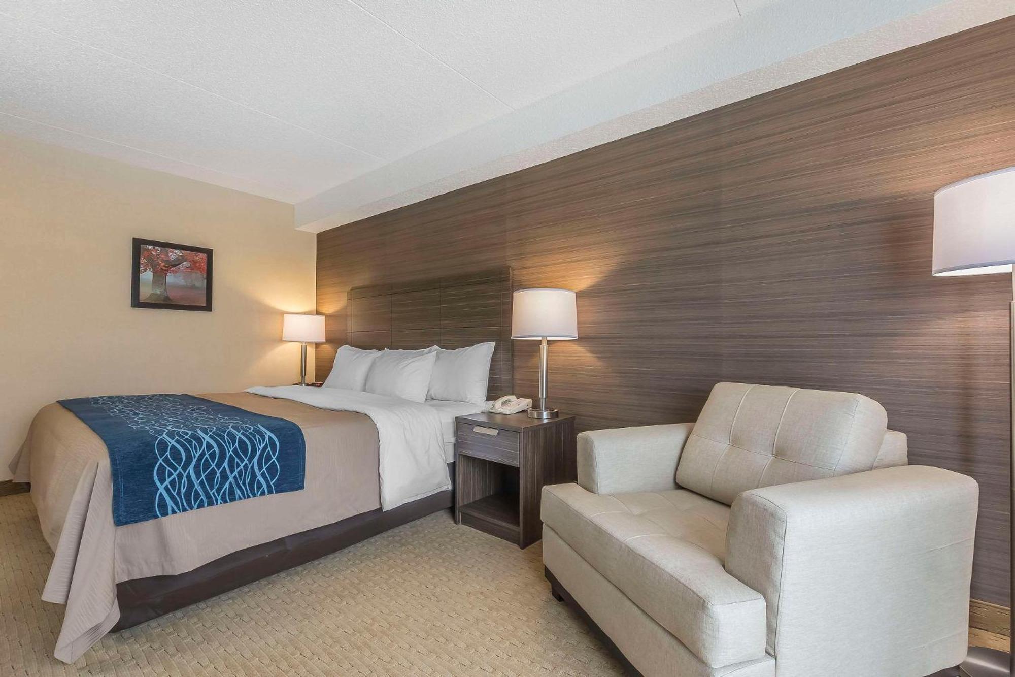 Comfort Inn Levis Bagian luar foto