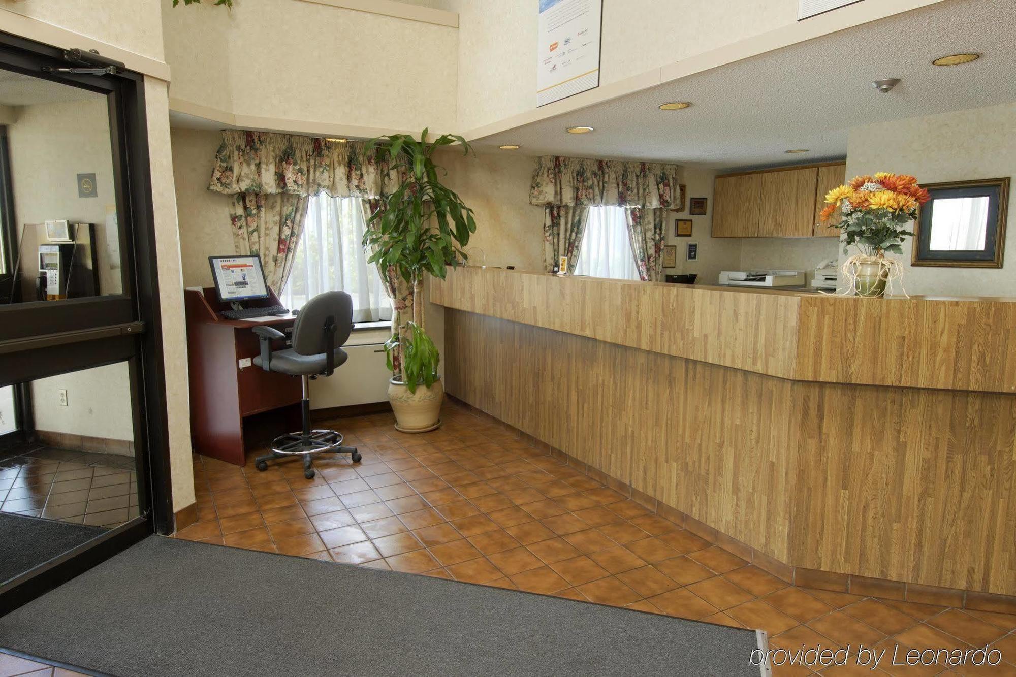 Comfort Inn Levis Bagian luar foto